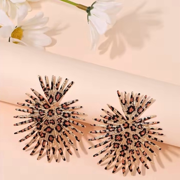 Zara “Radiance” Leopard Print Heart Crown Sunburst Sunbeam Sunray Regal Earrings - Picture 4 of 16